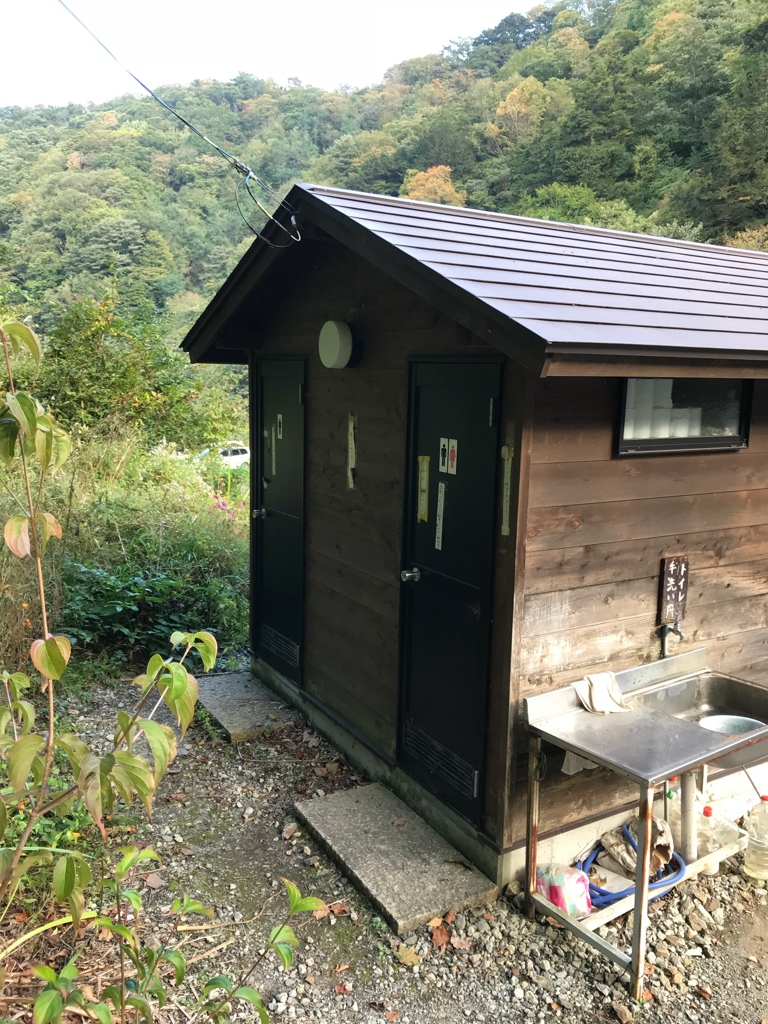 御在石温泉の山トイレ写真4